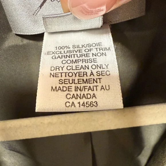 Vintage SUNNY CHOI 100% Silk Cropped Blazer - Size 14 - Made in Canada - Picture 7 of 8